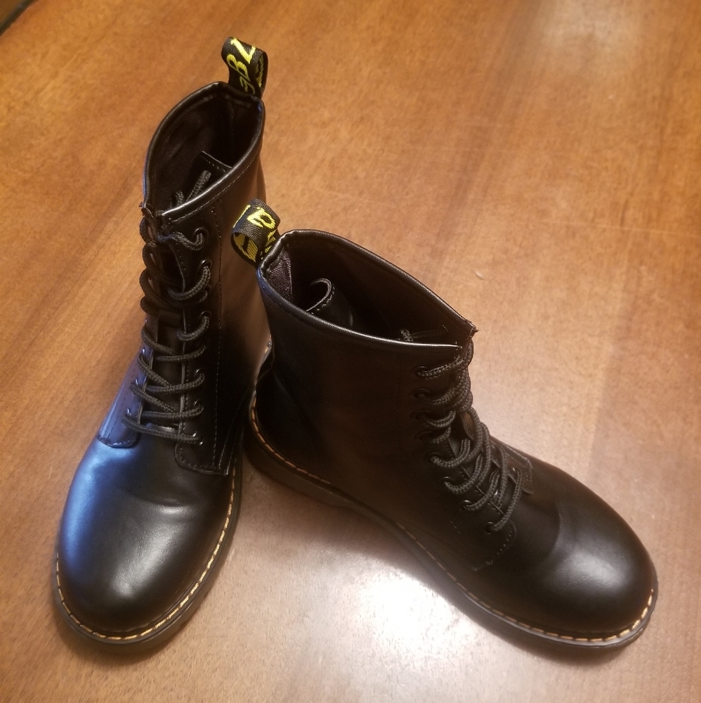 Black Boots